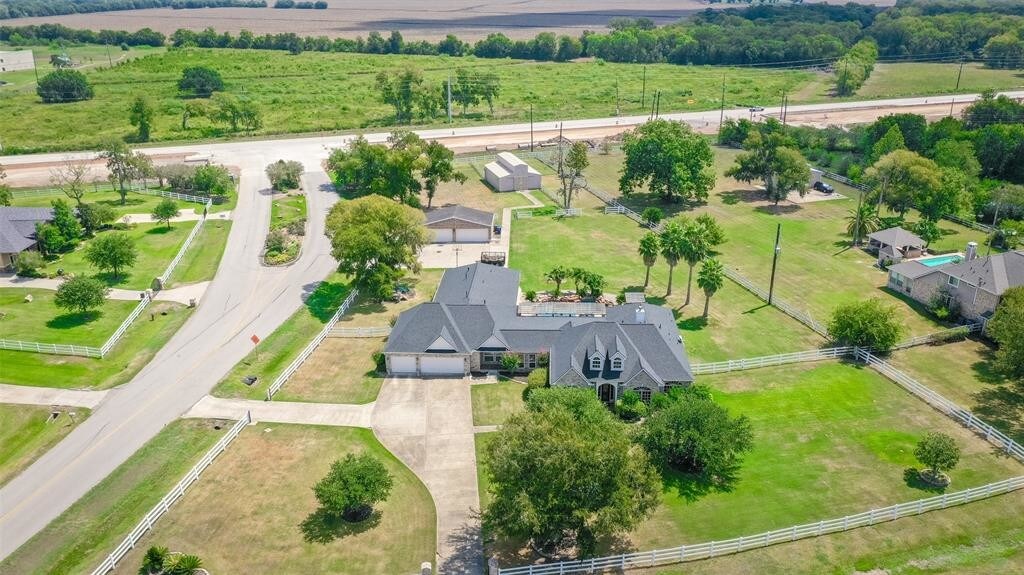 Primary Photo - 7103 Savannah Glen Ln