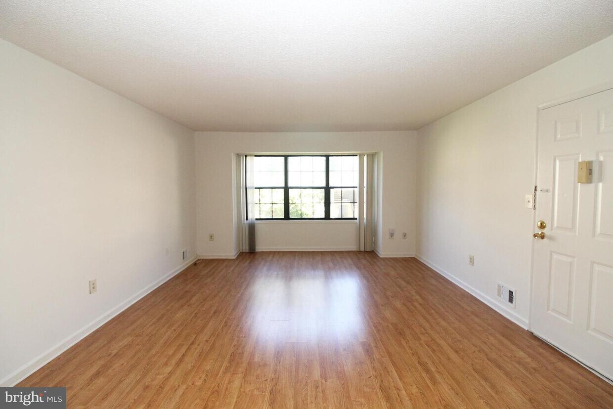 63 Joyner Ct, Trenton, NJ 08648 Room for Rent in Trenton, NJ