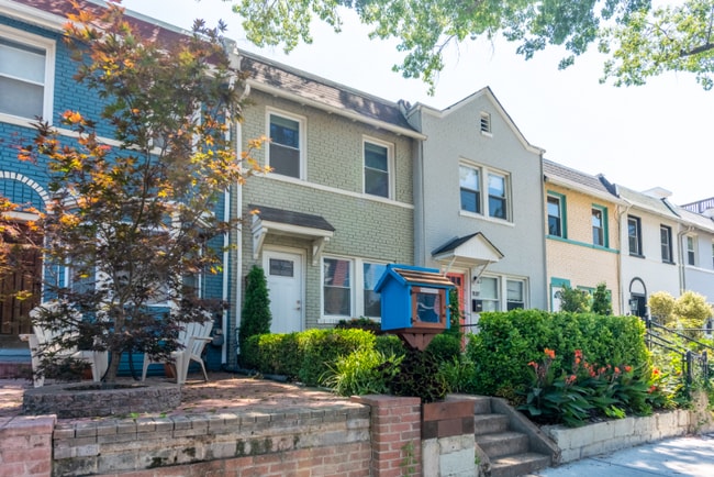 Building Photo - 1139 3rd St NE