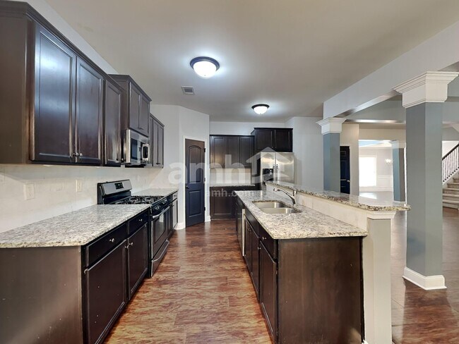 Foto del edificio - 2575 Dolostone Way