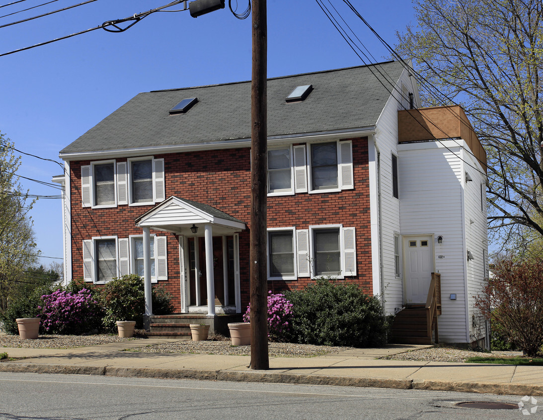 Building Photo - 632 Main St