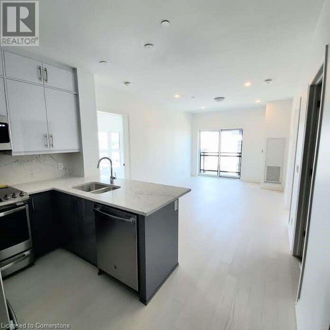 Building Photo - 102 Grovewood Common