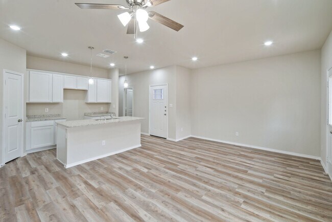 Foto del edificio - New Homes at The Row @ Dietz Elkhorn! Call Now! 210-523-7368