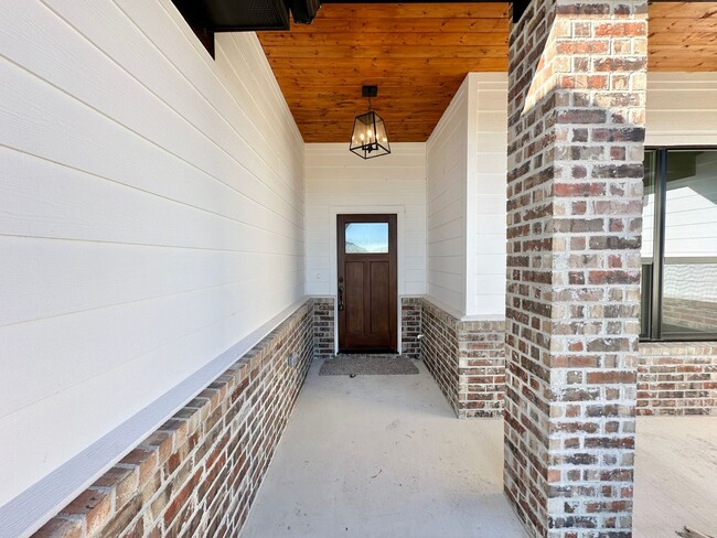 Building Photo - Viewable Now by Appointment Only!
