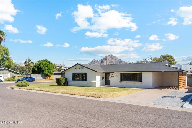 Foto del edificio - 1455 E Tuckey Ln