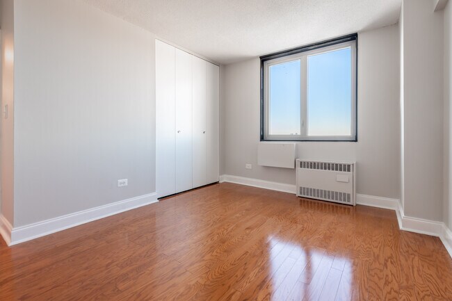 Foto del edificio - 3333 Broadway