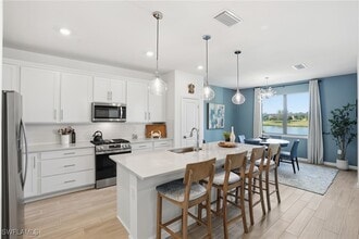 Building Photo - 1657 Serena Ave