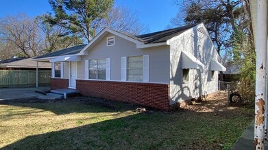 Building Photo - 927 Spring Ave