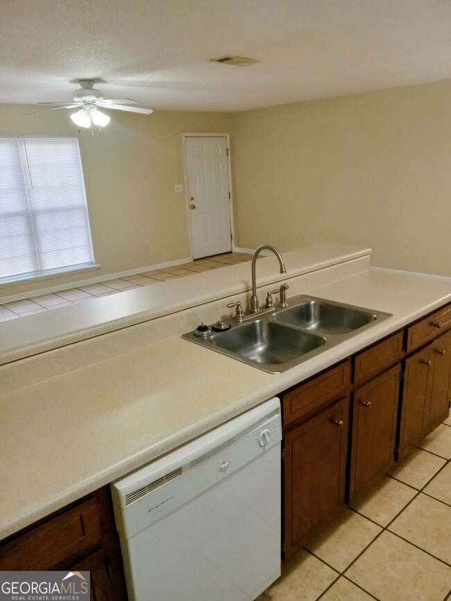 Building Photo - 803 cardinal grove court