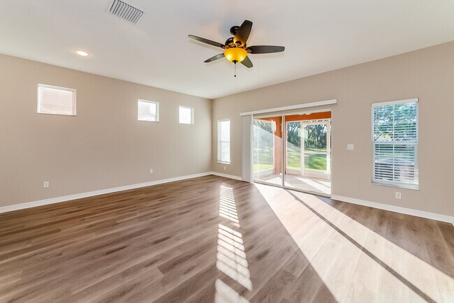 Foto del edificio - 11527 84th St Cir E