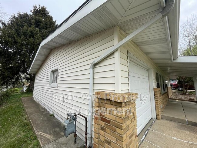 Building Photo - 3125 St Catherine St