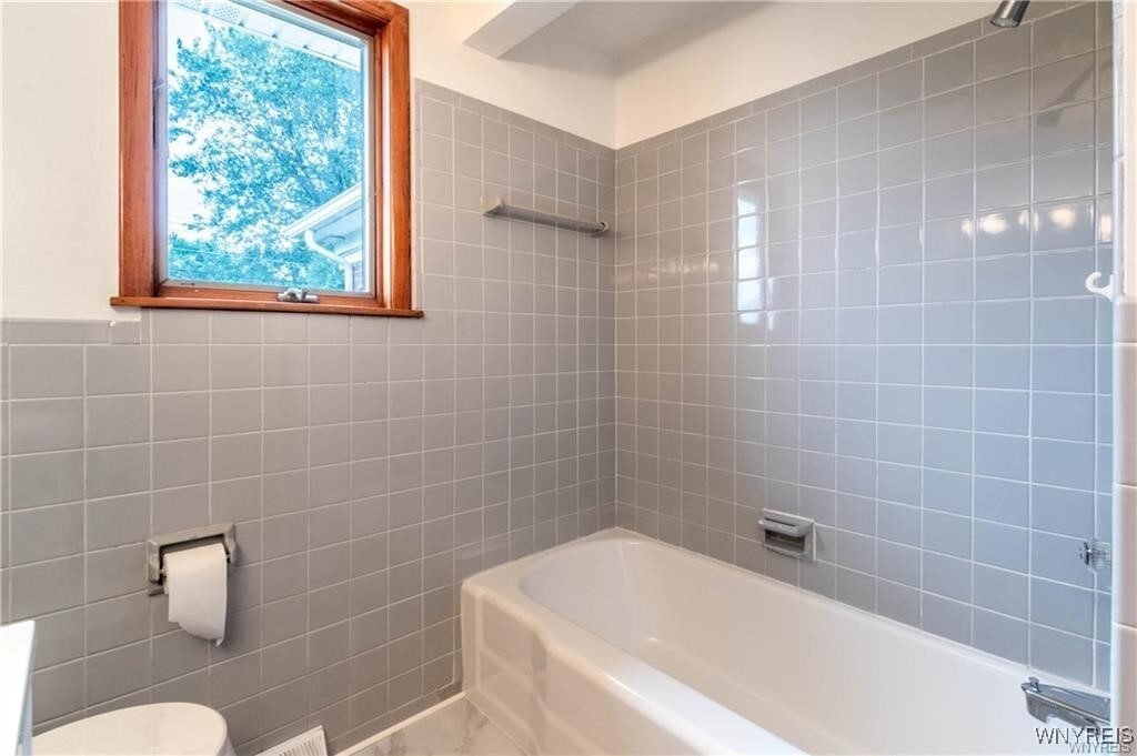 Building Photo - 130 Alberta Dr