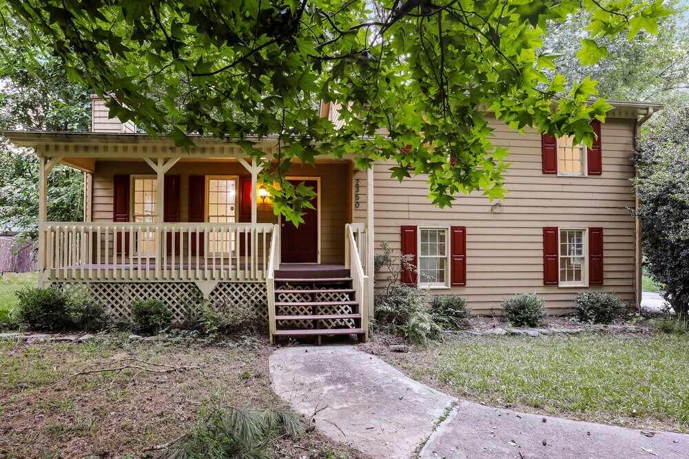 Primary Photo - 2350 Bankstone Dr SW