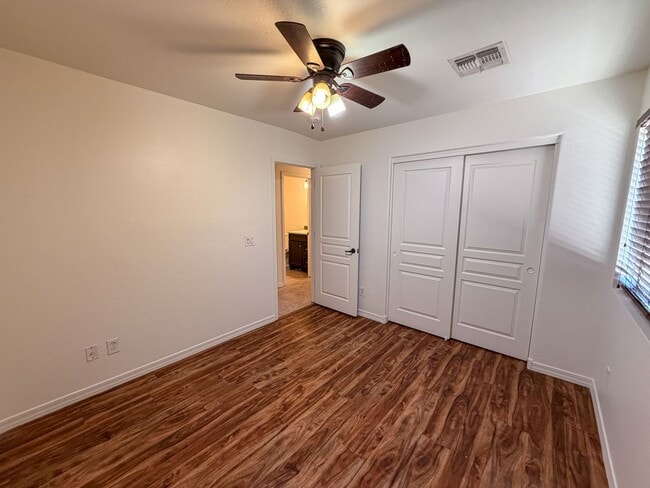 Building Photo - Charming 4 bed 2 bath home in the Ghost Ranch Communtity