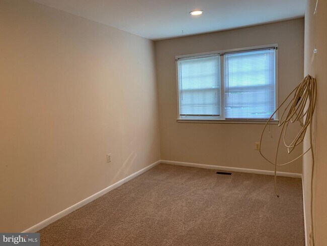 Building Photo - 14735 Endsley Turn
