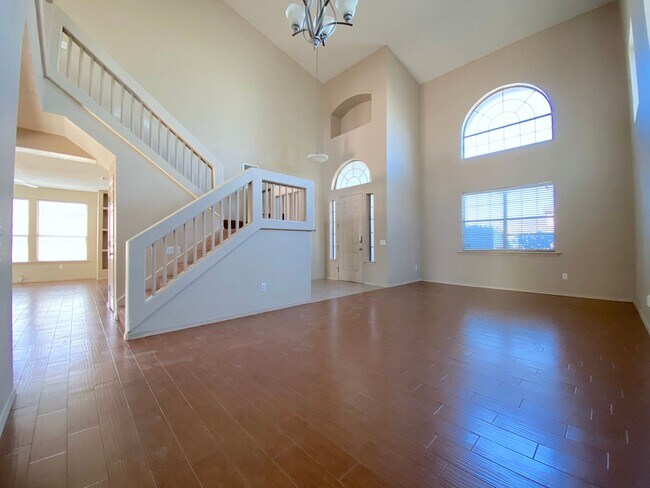 Foto del edificio - LARGE East El Paso 4 bed Refrig A/C w/3 Ca...