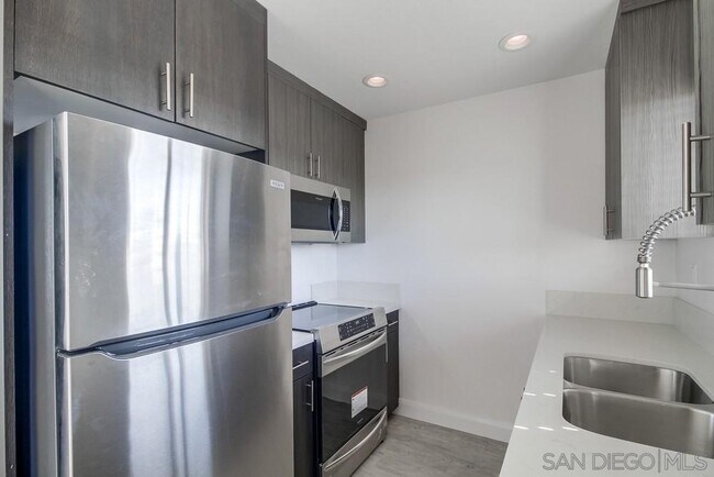 Building Photo - 1139 2nd Ave