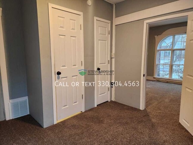 Building Photo - 1603 Hampton Rd