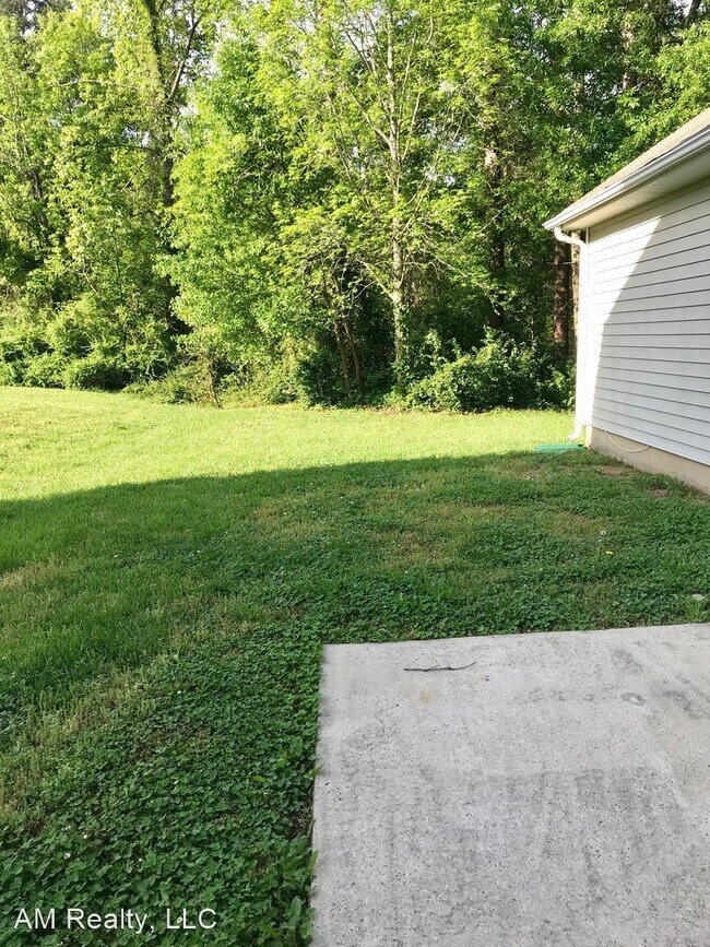Building Photo - 10107 Northwoods Forest Dr