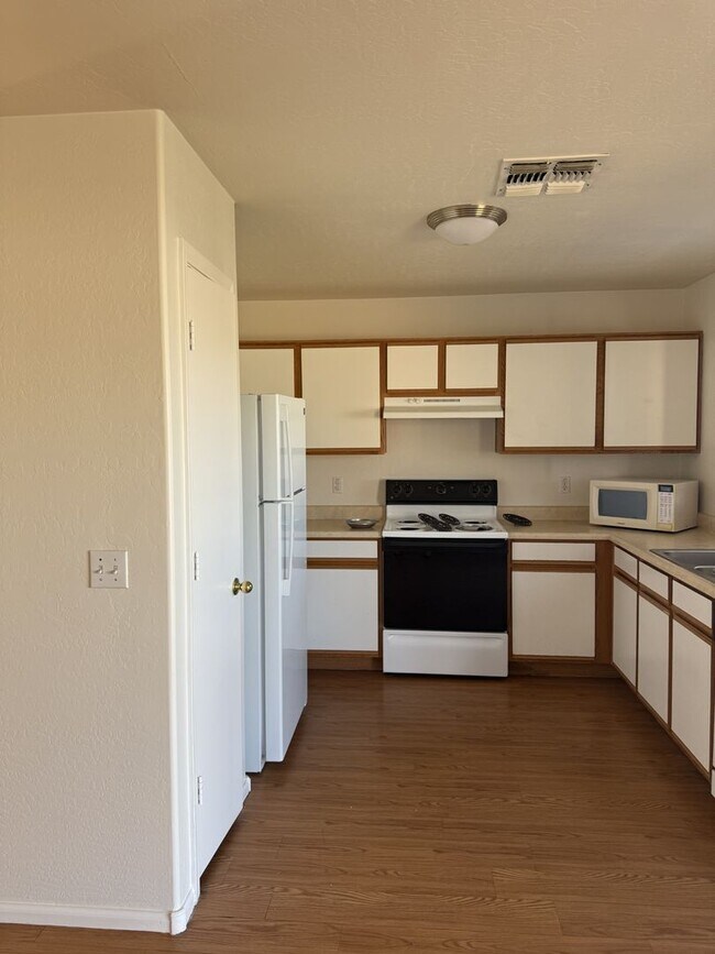 Building Photo - 2 bedroom in Rancho El Dorado Maricopa