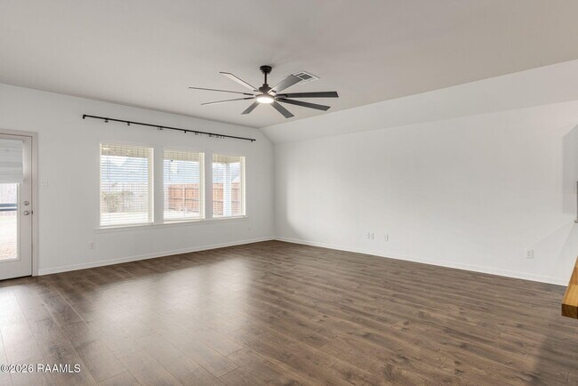 Foto del edificio - 619 Griffiths Ct