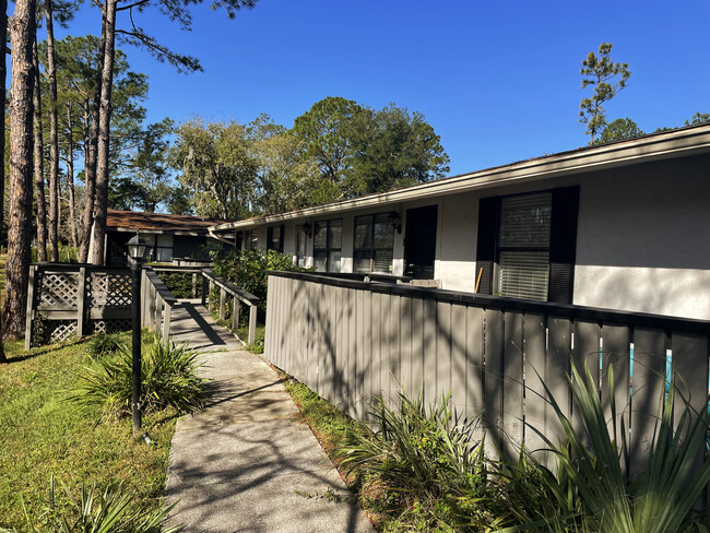 Building Photo - Westcreek II