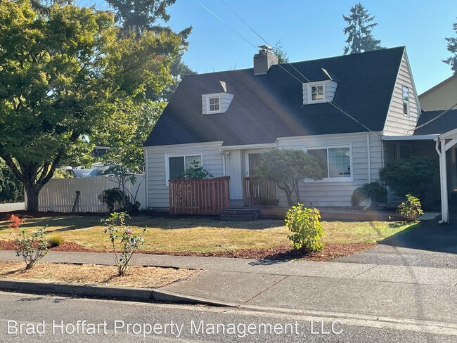Foto del edificio - 5 br, 3.5 bath House - 4730 SE Meldrum Ave.