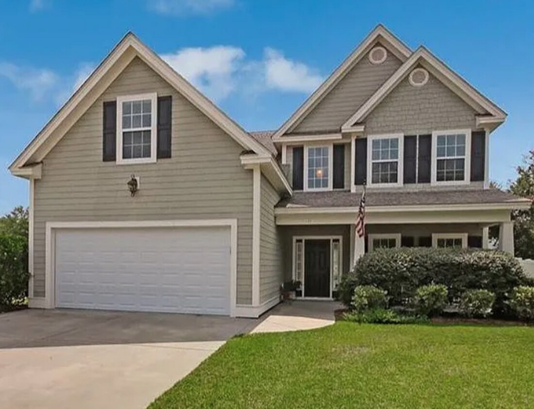 Primary Photo - EXCELLENT LOCATION! 5 Bedroom home in gate...