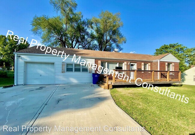 Building Photo - 3 br, 1 bath House - 10200 E 69th Ter