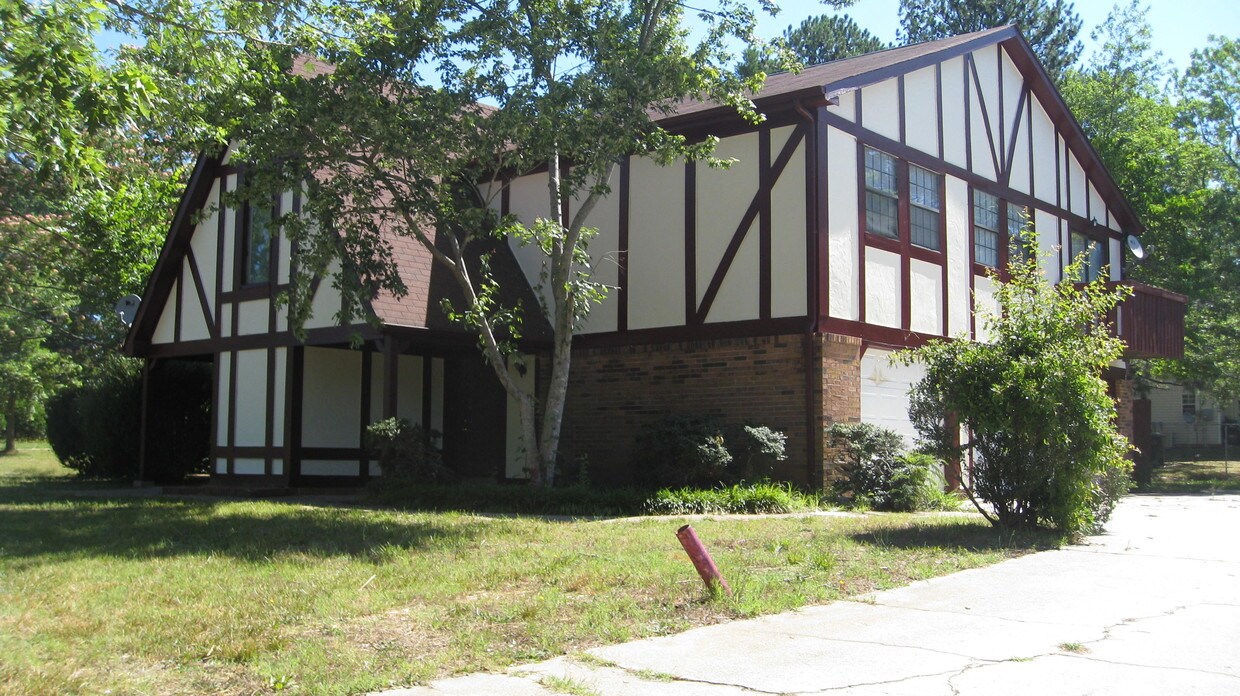 Primary Photo - 1760 Wesley Way NW