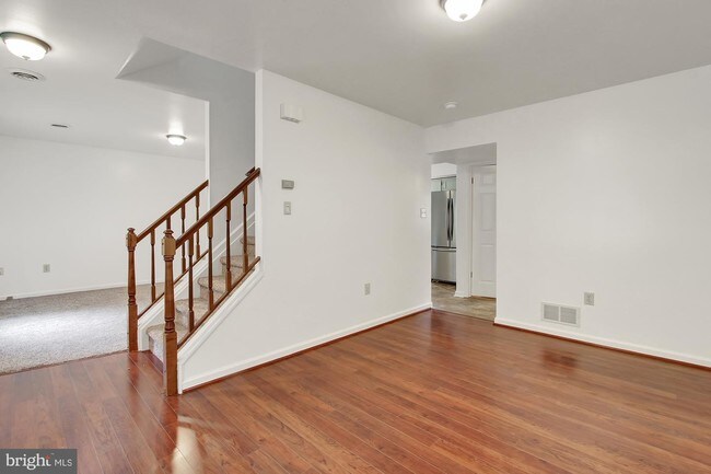 Building Photo - 1115 Skyview Dr