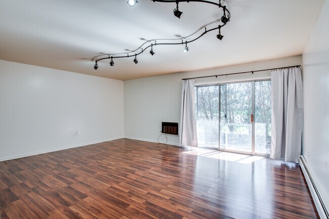 Foto del edificio - 1049 W Ogden Ave