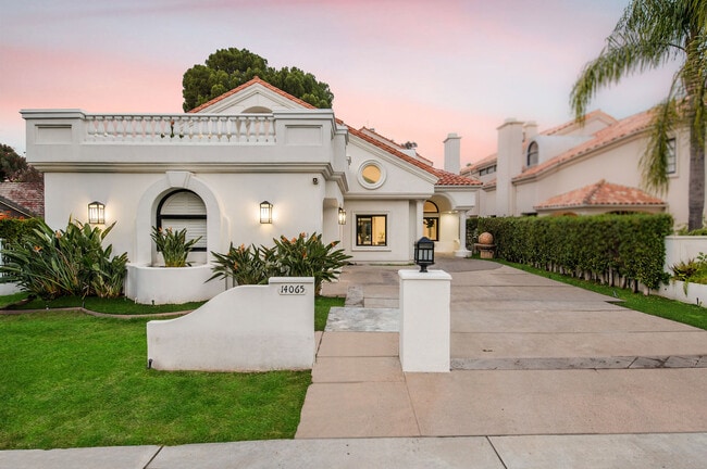 Building Photo - 14065 Valley Vista Blvd