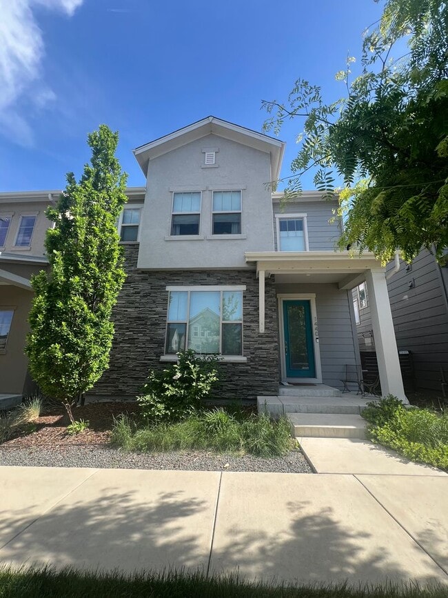 Building Photo - Live in a modern 4 bed / 4 bath home in Denver—without paying “entire house” rent.
