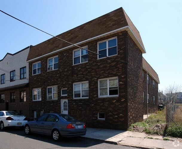 172 W 21st St Unit 8, Bayonne, NJ 07002 Apartment for Rent in Bayonne