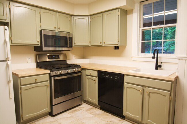 Foto del edificio - 327 Valley Brook Rd