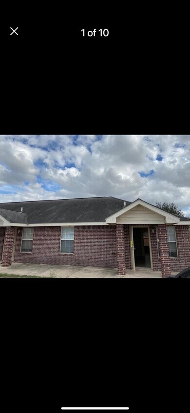 Apartment Unit - 1903 Dogwood St