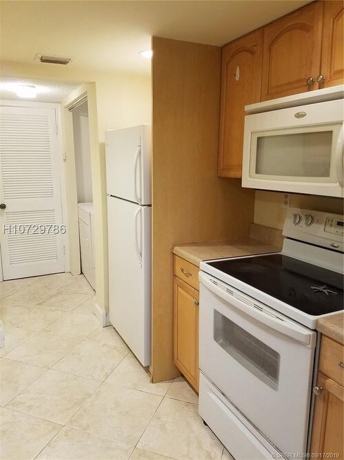 Foto del edificio - 8803 W Sample Rd