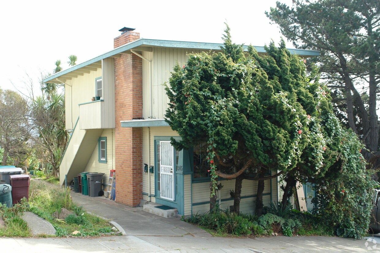 Building Photo - 915 Taylor St