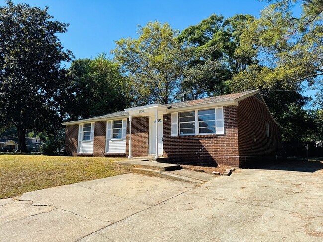 Foto del edificio - Charming 3-Bedroom Corner Lot Home!