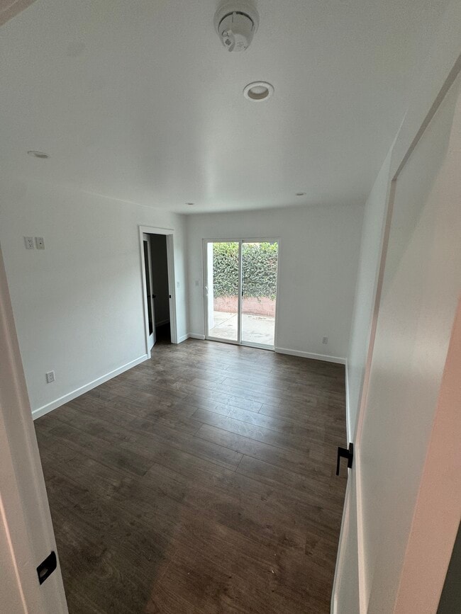 Foto del edificio - 4210 W 119th St