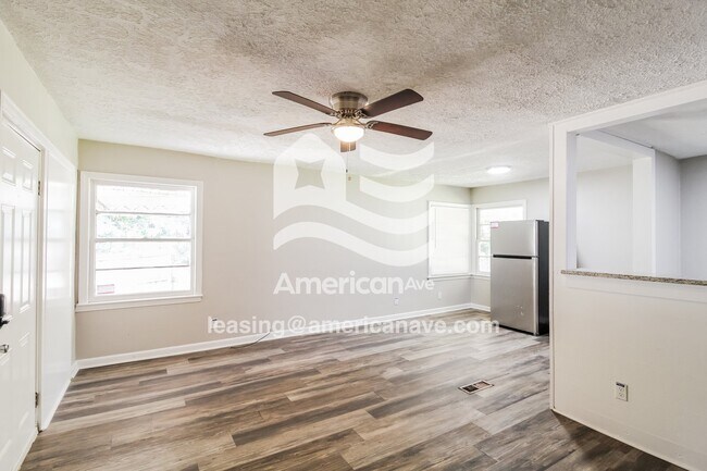 Foto del edificio - 4231 Searcy St