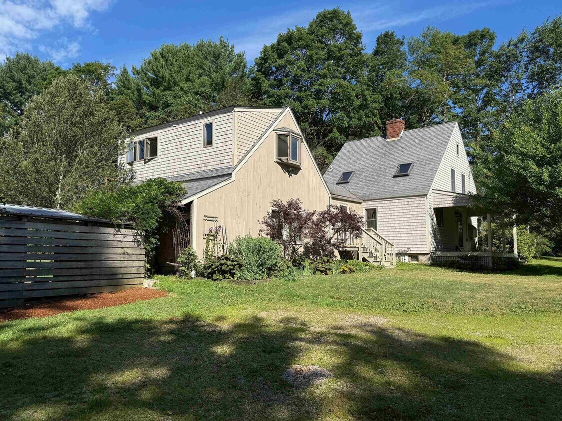 Foto principal - 10 Charles Hill Rd