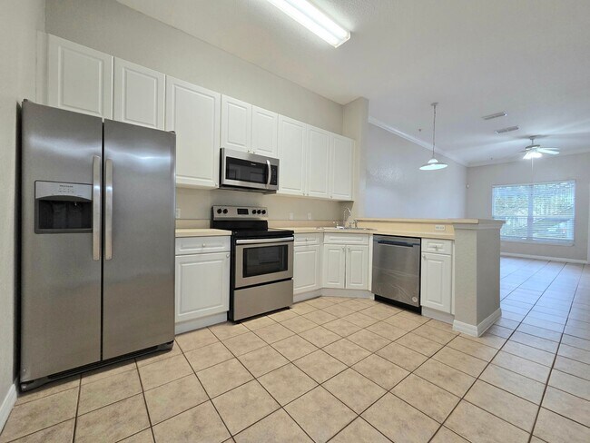 Building Photo - 141 Reserve Cir