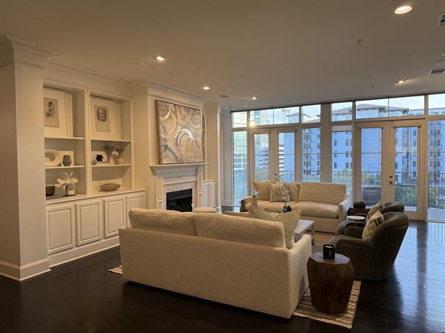 Foto del edificio - 3535 Gillespie St