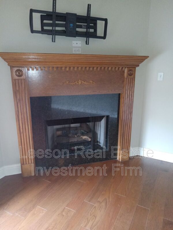 Foto del edificio - 5721 S Lakeshore Dr
