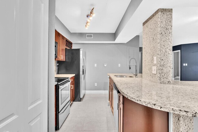 Photo - 2881 N Oakland Forest Dr Apartment