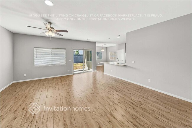 Building Photo - 5541 E Santa Clara Dr