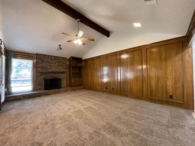 Photo - AVAILABLE NOW 3 BEDROOM 2 BATH HOME IN BUR...