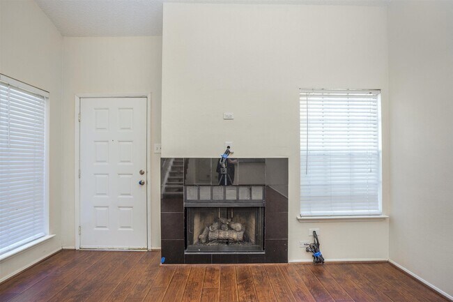 Foto del edificio - 2611 Grants Lake Blvd